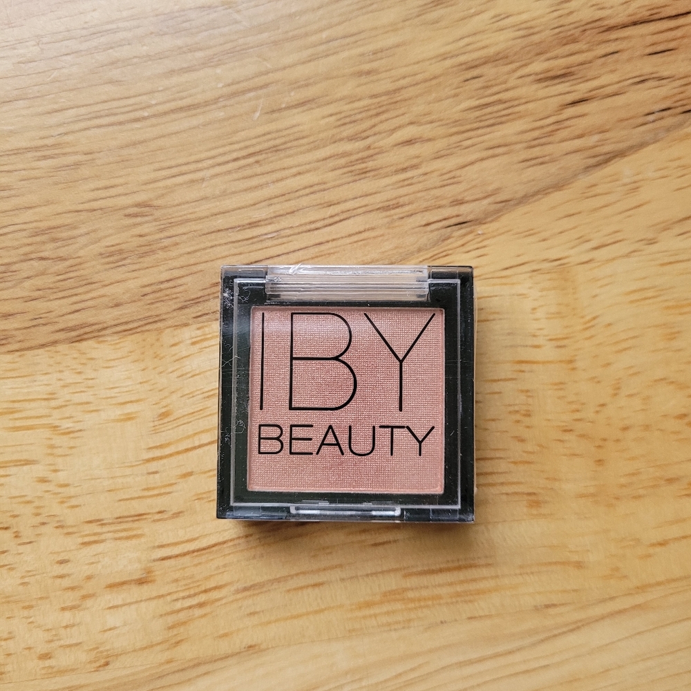 IBY BEAUTY Bubbly HIGHLIGHTER